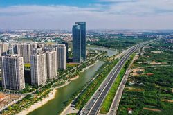 Vốn ngoại đổ mạnh vào bất động sản: cơ hội và thách thức