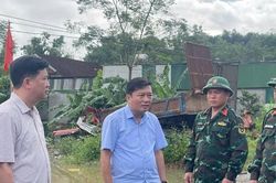 Chủ tịch UBND tỉnh Lê Hồng Vinh kiểm tra công tác ứng phó vùng 'rốn lũ' ở miền Tây Nghệ An