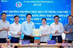 Thứ trưởng Thường trực Bộ Y tế làm việc cùng ngành Y tế Nghệ An