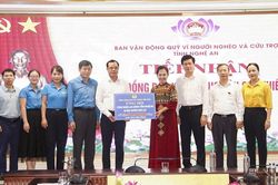 Tổng Liên đoàn Lao động Việt Nam hỗ trợ Nghệ An 500 triệu đồng khắc phục hậu quả bão lũ