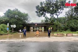 Hà Nội vẫn còn 25 điểm ngập úng, giao thông ùn ứ nhiều khu vực