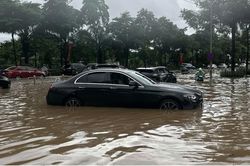 Bảo hiểm lo bồi thường ô tô bị thủy kích