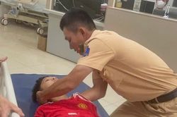 CSGT dùng xe đặc chủng đưa bé 11 tuổi bị xuất huyết não đi cấp cứu