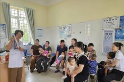 Bữa ăn thiếu chất có thể gây ra tình trạng suy dinh dưỡng của trẻ em vùng dân tộc thiểu số và miền núi