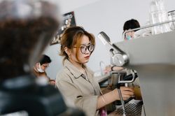Tôi chọn pha cà phê lương 17 triệu/tháng thay vì ngồi văn phòng