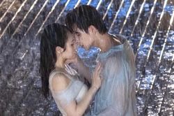 Cảnh nóng trong phim 'Gió ngang khoảng trời xanh' gây nhiều tranh cãi