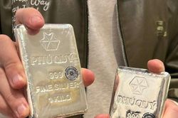 Giá bạc hôm nay 3/10/2025: Bạc Phú Quý giảm nhẹ so với hôm qua