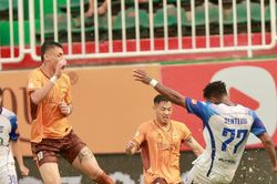 Sông Lam Nghệ An mang về một điểm quý giá khi đối đầu với chủ nhà Hoàng Anh Gia Lai