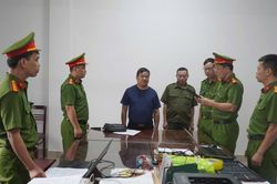 Làm giúp dân hồ sơ vay vốn, 'đưa ngọn cắt gốc' chiếm đoạt tiền tỷ