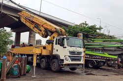 Hiểm họa bủa vây cây cầu huyết mạch 40 năm tuổi ở Hà Nội
