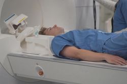 Thử nghiệm liệu pháp gen làm chậm tiến triển bệnh Huntington