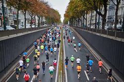 Nhà báo đang 'chạy marathon' không có vạch đích: Chúng ta cần làm gì?