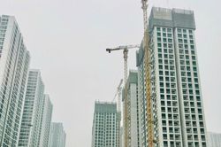 Thu nhập dưới 200 triệu đồng/năm 'đừng mơ' mua nhà ở Hà Nội và TP HCM