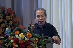 Các nhà văn cần sự sáng tạo, rung cảm, trí tuệ để 'chiến thắng sự can thiệp của AI'