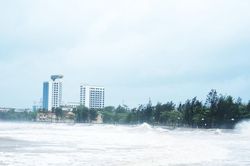 Dự báo thời tiết Nghệ An ngày 6/10: Toàn tỉnh có mưa rào và dông, vùng ven biển gió mạnh