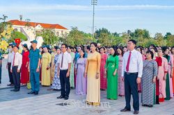 Học Bác từ những câu chuyện giản dị trong Lễ chào cờ đầu tháng