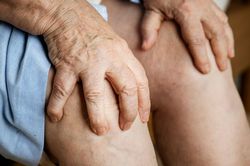 Sau bữa nhậu với món khoái khẩu, người đàn ông đi cấp cứu