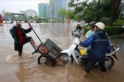 Bao giờ Hà Nội và miền Bắc ngớt mưa?