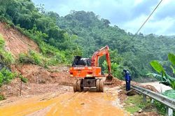 Hạ tầng đường bộ thiệt hại gần 1.000 tỷ đồng do bão số 10