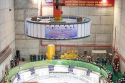 Hạ đặt thành công rotor tổ máy số 2 - Nhà máy Thủy điện Hòa Bình mở rộng