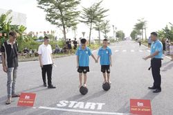 Hai em nhỏ tự kỷ Việt Nam chinh phục Guinness thế giới