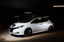 Nissan triệu hồi hơn 19.000 xe Leaf do nguy cơ cháy nổ