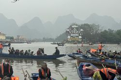Cẩn trọng trước xu hướng thương mại hóa lễ hội quá đà