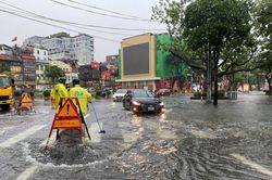 Hà Nội cần học cách 'sống chung với mưa lớn' như mô hình chống ngập của Tokyo và Singapore