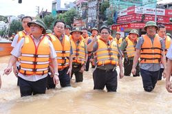 Thủ tướng Phạm Minh Chính tới Thái Nguyên thăm hỏi người dân, chỉ đạo khắc phục hậu quả mưa lũ