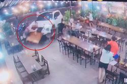 Tài xế ô tô tông vào quán nhậu khiến 1 người chết