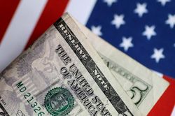 Trung Quốc bất ngờ bán ra hơn 3.000 tỷ USD trái phiếu Mỹ