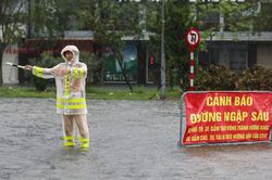 CSGT Hà Nội sẵn sàng ứng phó mưa lớn, ngập úng