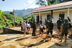 Bộ CHQS tỉnh Thái Nguyên tham gia khắc phục hậu quả của cơn bão số 11