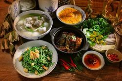 Không hương vị nào sánh bằng bữa cơm quê mẹ nấu
