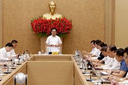 Nắm bắt, phát hiện cán bộ, nhất là cán bộ đủ đức, đủ tài, đủ tầm để đào tạo, bồi dưỡng
