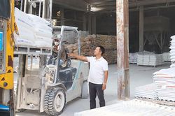 Bí thư chi bộ sản xuất, kinh doanh giỏi