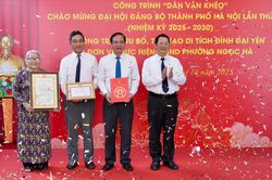 Gắn biển công trình 'Dân vận khéo' tại di tích Đình Đại Yên