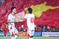 HLV Hoàng Văn Phúc: 'Bóng đá Việt Nam bước tiếp bằng sự tự tin cùng tâm thế hứng khởi'