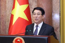 Chủ tịch nước trao quyết định phong hàm đại sứ và bổ nhiệm trưởng cơ quan đại diện Việt Nam ở nước ngoài