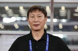 Đề xuất tặng Bằng khen của Thủ tướng Chính phủ cho HLV Kim Sang-sik