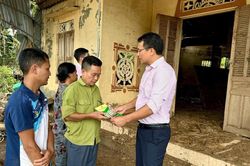 Những nghĩa cử đẹp của cán bộ tín dụng chính sách Nghệ An