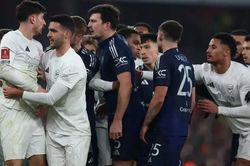 Arsenal nhận án phạt nặng
