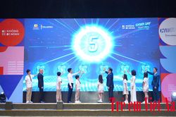 Trường Song ngữ Quốc tế Wellspring hưởng ứng chiến dịch 'Không một mình – Cùng nhau an toàn trực tuyến'