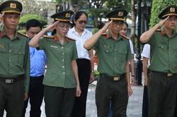 Công đoàn Công an TPHCM dâng hoa, dâng hương tưởng niệm nữ anh hùng Võ Thị Sáu