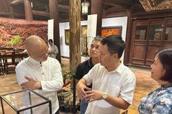 Trầm hương và sơn mài cùng kể chuyện bản sắc Việt qua triển lãm 'Sắc Tâm'