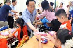 Thầy trò Thủ đô trực tiếp chia sẻ khó khăn với trường học vùng lũ