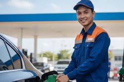 Giá xăng dầu hôm nay 13.10: Thị trường lặng sóng, giá chưa có điều chỉnh