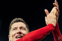 Lewandowski giúp Ba Lan níu giữ hi vọng đi World Cup