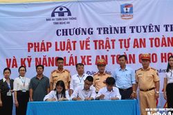 Tuyên truyền pháp luật về an toàn giao thông và kỹ năng lái xe an toàn cho học sinh