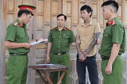 'Con nghiện' gây náo loạn xóm làng